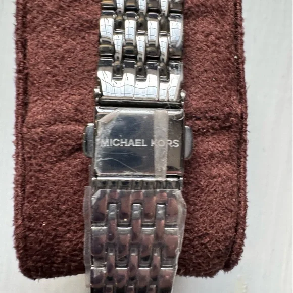 Michael KorsMichael Kors Melissa Pavé LogoSilver-Tone watch MK4370